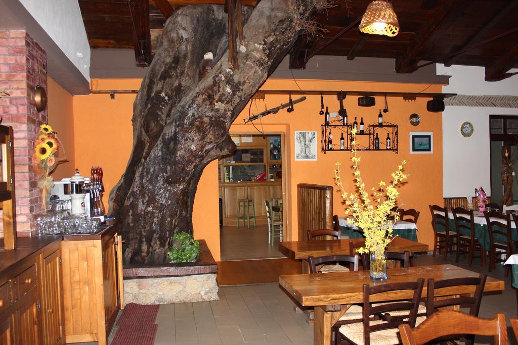 Albergo Ristorante Montecucco Da Tobia Sigillo Extérieur photo