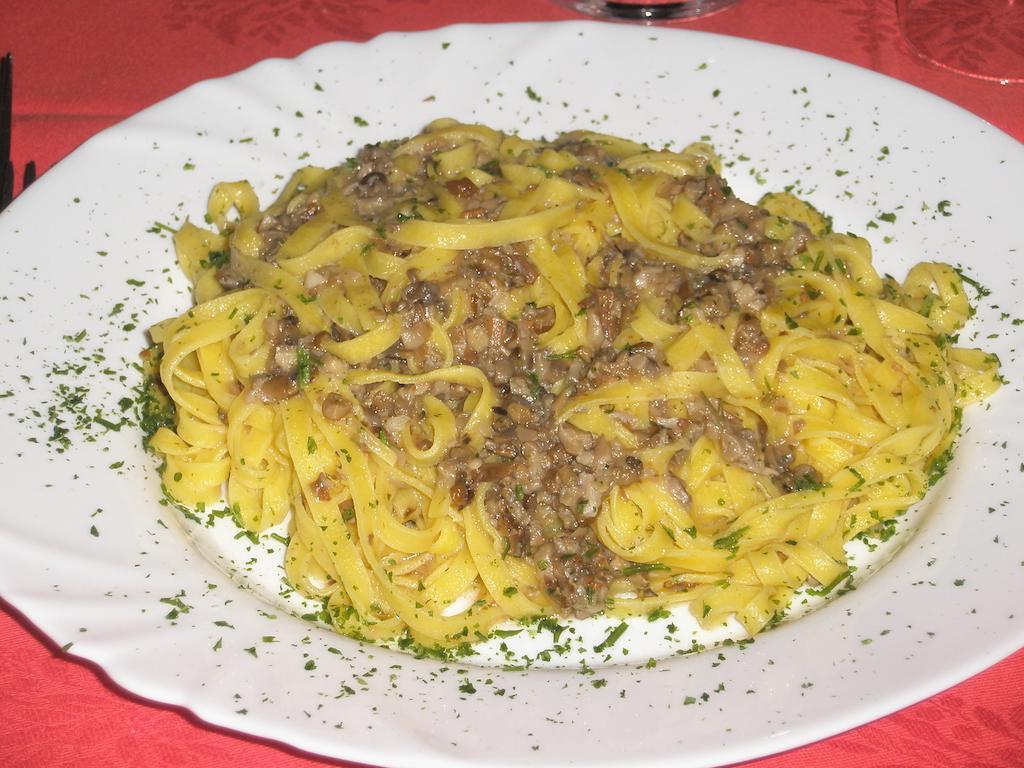 Albergo Ristorante Montecucco Da Tobia Sigillo Extérieur photo